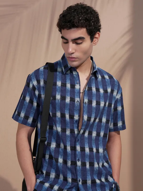 Highlander Men Blue Checked Relaxed Fit Casual Shirt