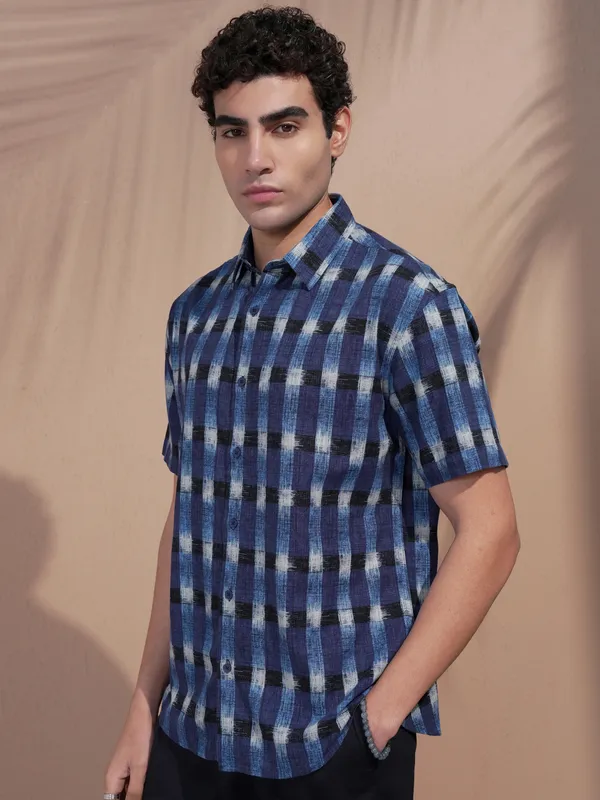 Highlander Men Blue Checked Relaxed Fit Casual Shirt