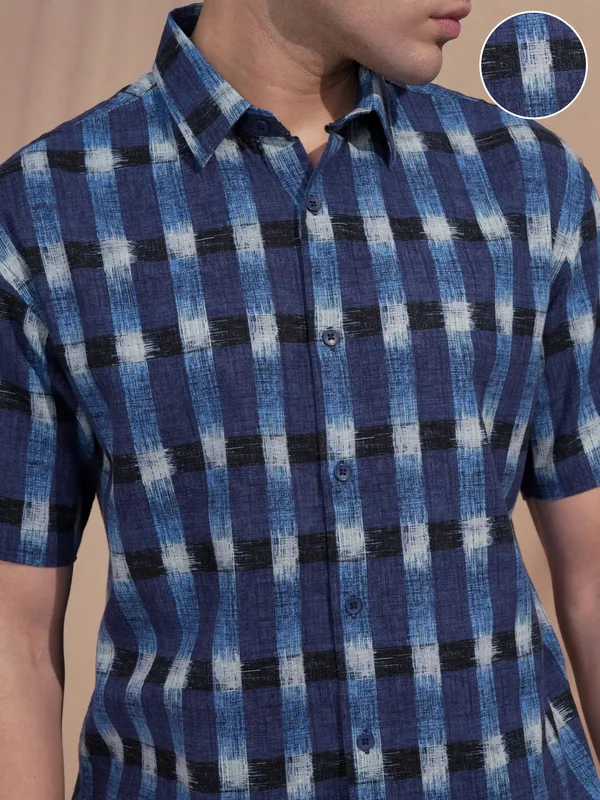 Highlander Men Blue Checked Relaxed Fit Casual Shirt