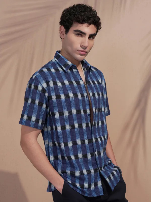 Highlander Men Blue Checked Relaxed Fit Casual Shirt