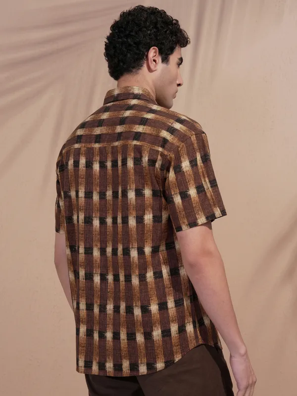 Highlander Men Brown Checked Relaxed Fit Casual Shirt