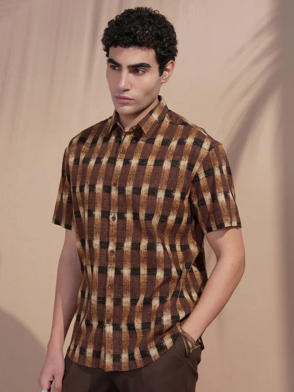Highlander Men Brown Checked Relaxed Fit Casual Shirt