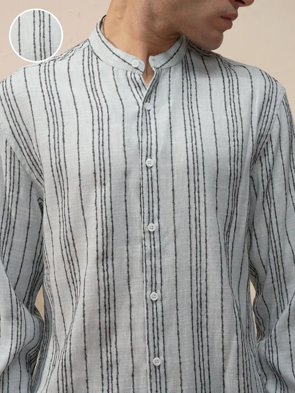 Highlander Men Blue Striped Relaxed Fit Casual Shirt