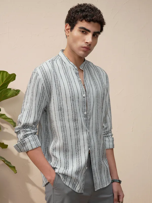 Highlander Men Blue Striped Relaxed Fit Casual Shirt