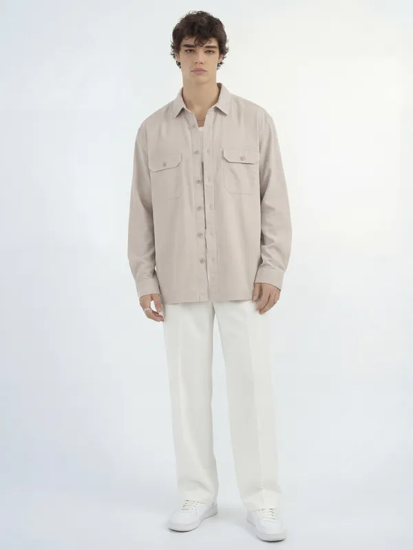 Highlander Men Cream Solid Relaxed Fit Casual Shirt