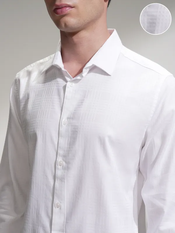 Highlander Men White Self Design Slim Fit Casual Shirt