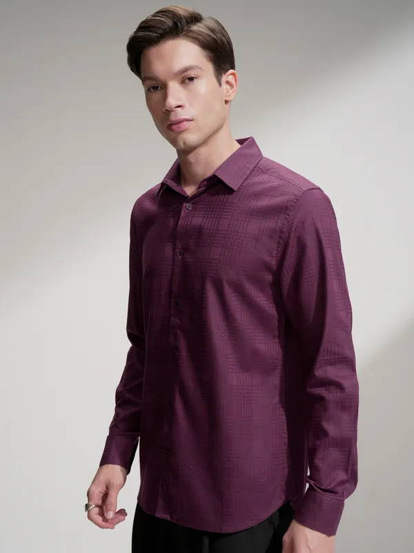 Highlander Men Burgundy Self Design Slim Fit Casual Shirt