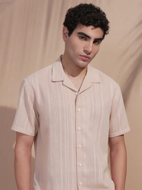 Highlander Men Pink Self Design Relaxed Fit Casual Shirt