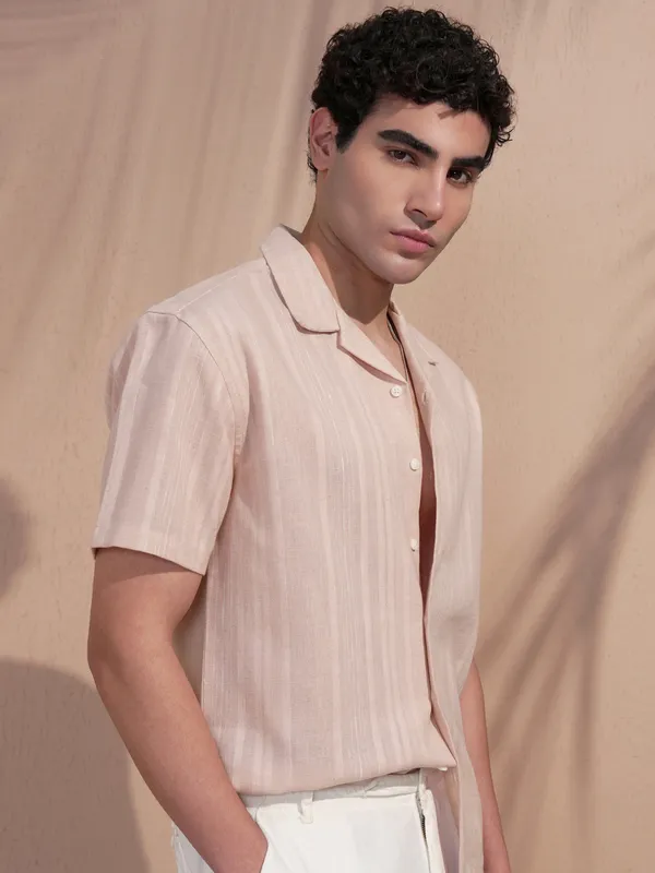 Highlander Men Pink Self Design Relaxed Fit Casual Shirt