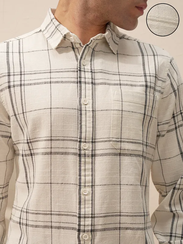 Highlander Men White Checked Relaxed Fit Casual Shirt