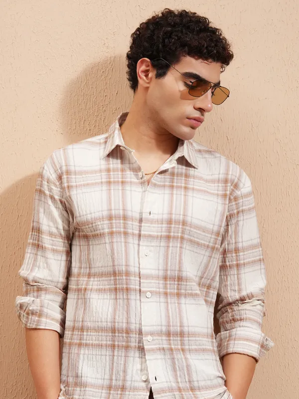 Highlander Men Cream Checked Relaxed Fit Casual Shirt