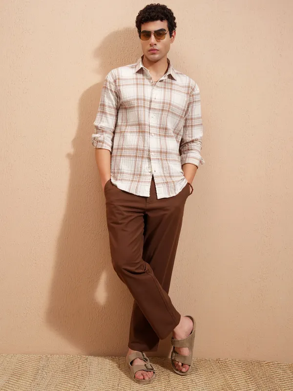 Highlander Men Cream Checked Relaxed Fit Casual Shirt