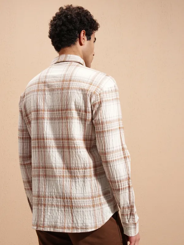Highlander Men Cream Checked Relaxed Fit Casual Shirt