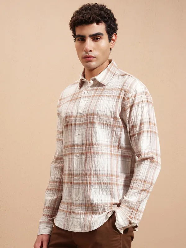 Highlander Men Cream Checked Relaxed Fit Casual Shirt