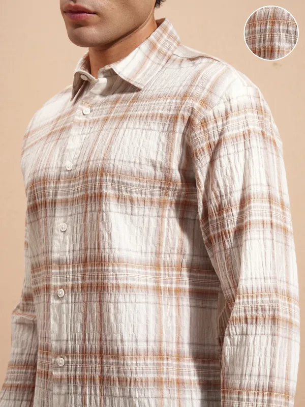 Highlander Men Cream Checked Relaxed Fit Casual Shirt