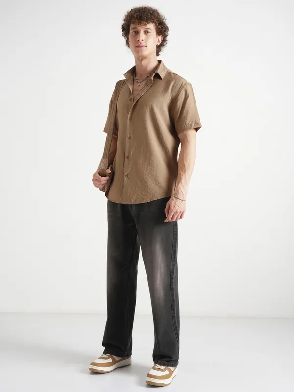 Highlander Men Brown Solid Relaxed Fit Casual Shirt
