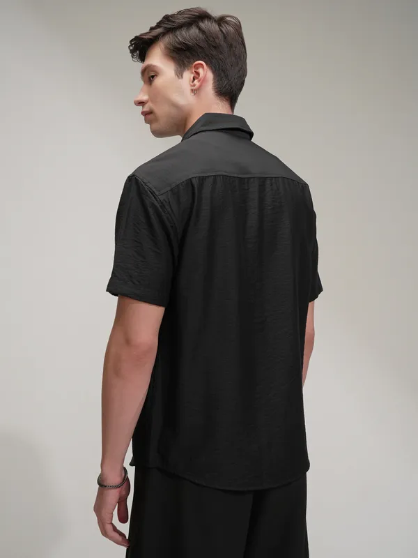 Highlander Men Black Self Design Relaxed Fit Casual Shirt