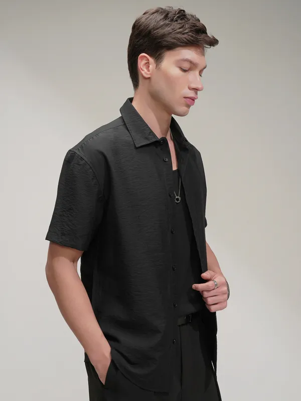 Highlander Men Black Self Design Relaxed Fit Casual Shirt