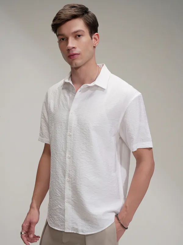 Highlander Men White Self Design Relaxed Fit Casual Shirt