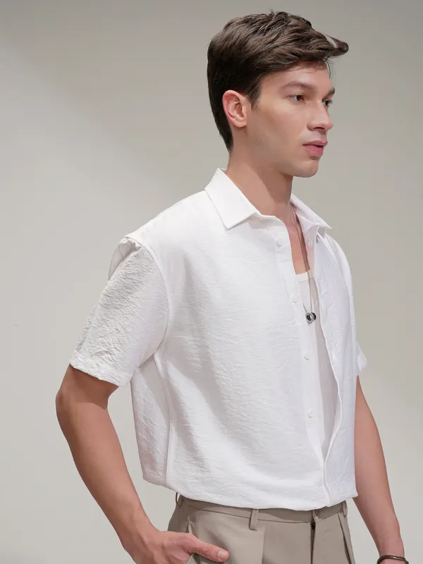 Highlander Men White Self Design Relaxed Fit Casual Shirt