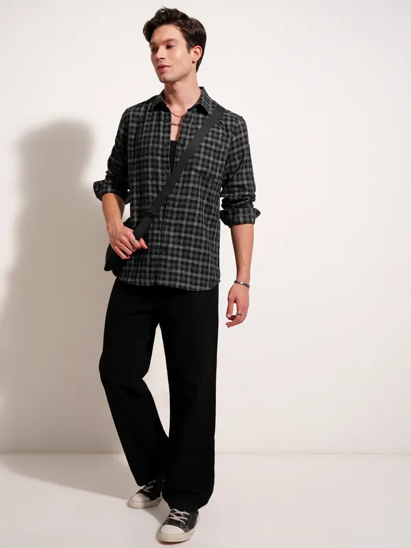 Highlander Men Black Checked Slim Fit Casual Shirt