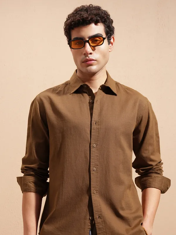 Highlander Men Brown Solid Relaxed Fit Casual Shirt