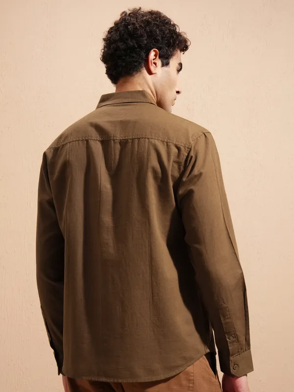 Highlander Men Brown Solid Relaxed Fit Casual Shirt