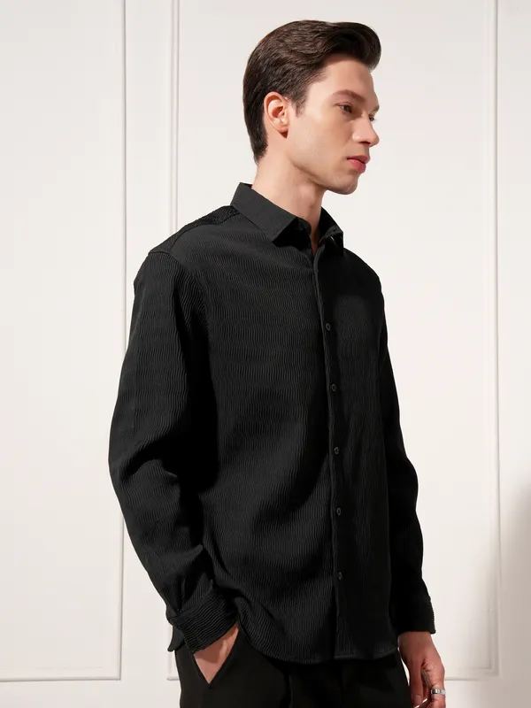 Highlander Men Black Self Design Relaxed Fit Casual Shirt