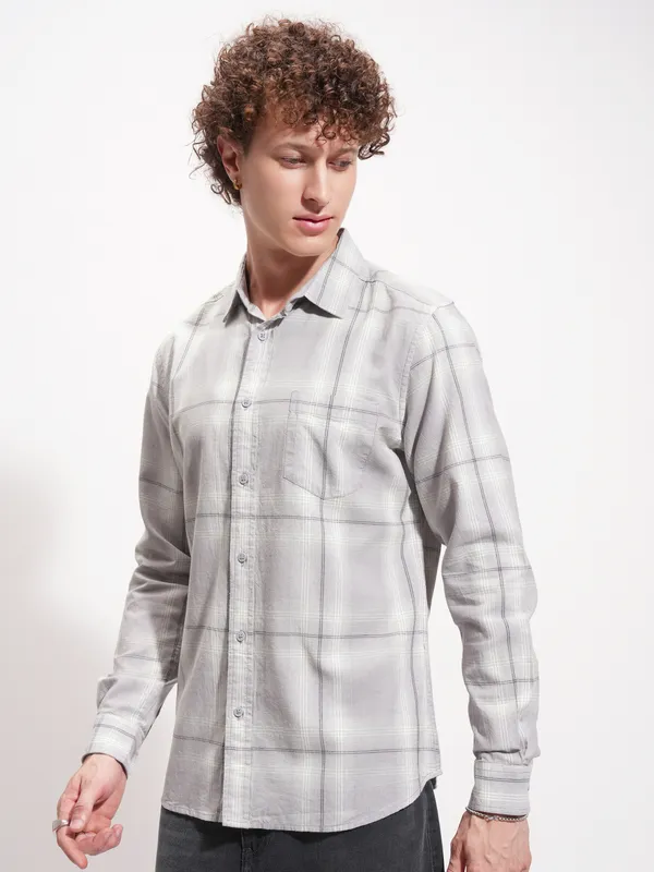 Highlander Men Grey Checked Regular Fit Casual Shirt