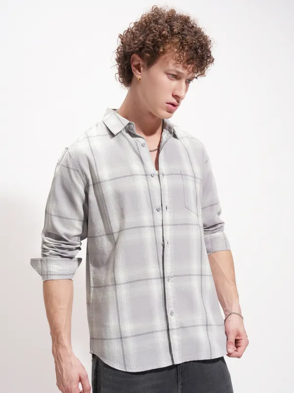 Highlander Men Grey Checked Regular Fit Casual Shirt