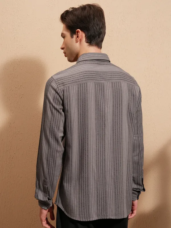 Highlander Men Lavender Striped Slim Fit Casual Shirt