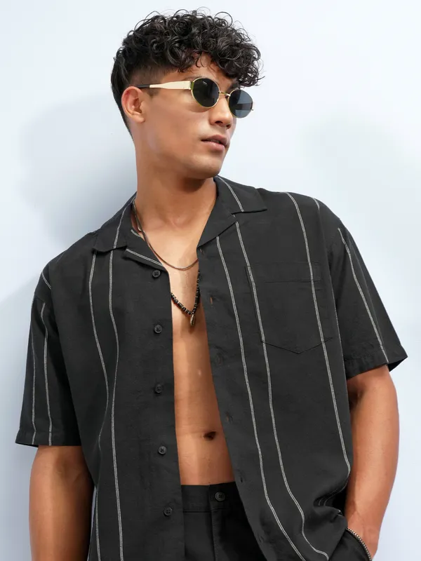 Highlander Men Black Striped Relaxed Fit Casual Shirt