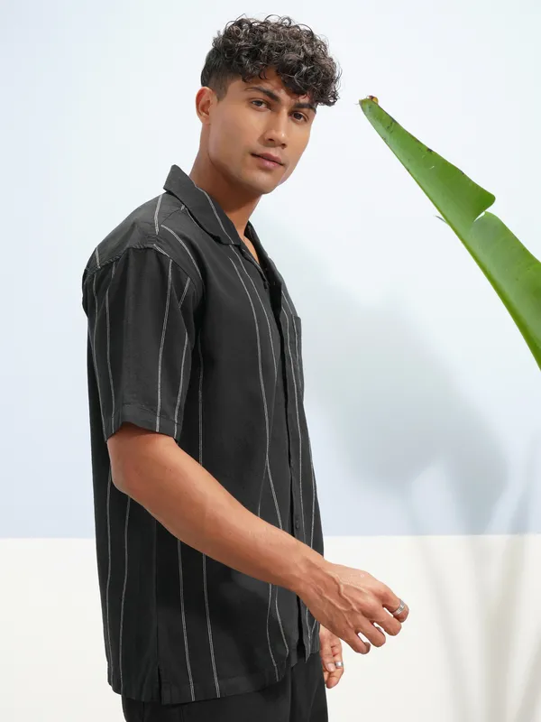 Highlander Men Black Striped Relaxed Fit Casual Shirt