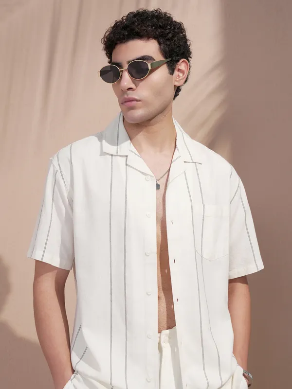Highlander Men Off White Striped Relaxed Fit Casual Shirt