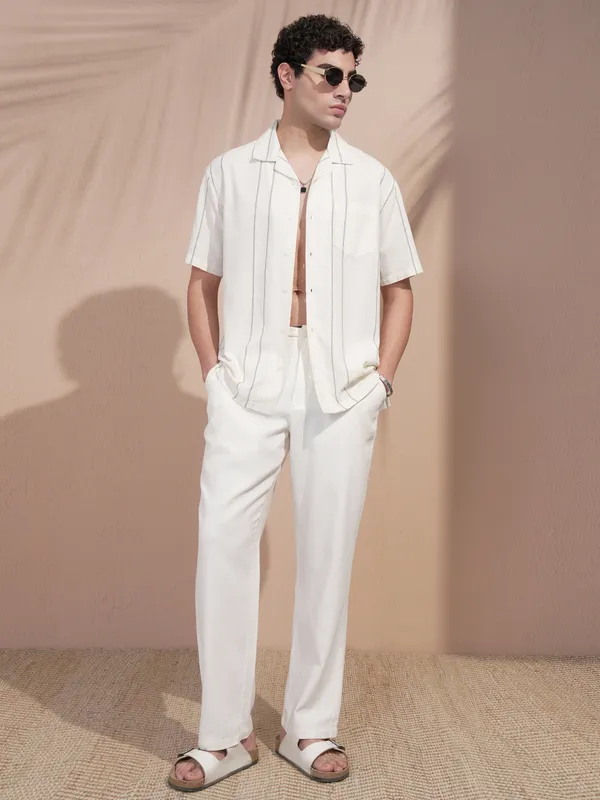 Highlander Men Off White Striped Relaxed Fit Casual Shirt