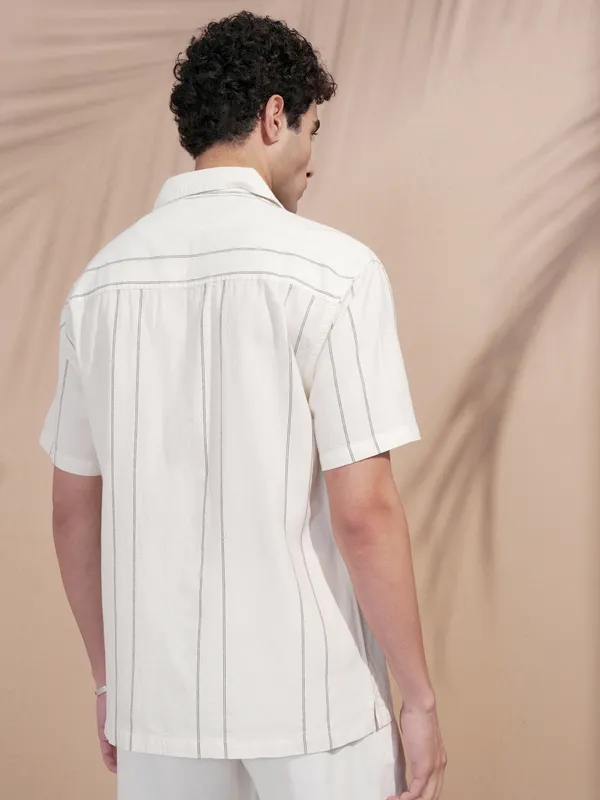 Highlander Men Off White Striped Relaxed Fit Casual Shirt