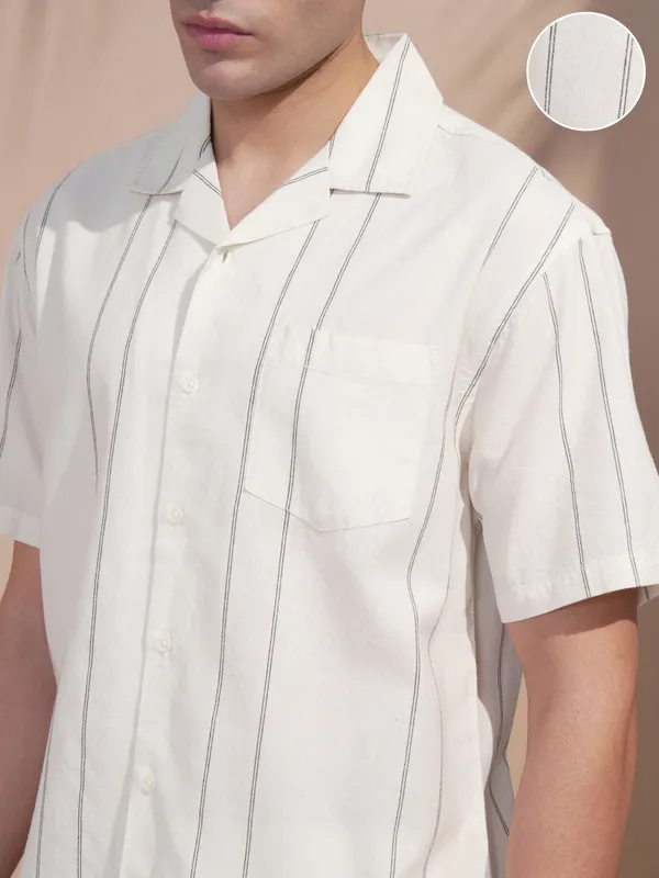 Highlander Men Off White Striped Relaxed Fit Casual Shirt