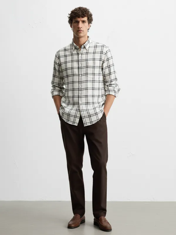 Highlander Men Cream Checked Relaxed Fit Casual Shirt