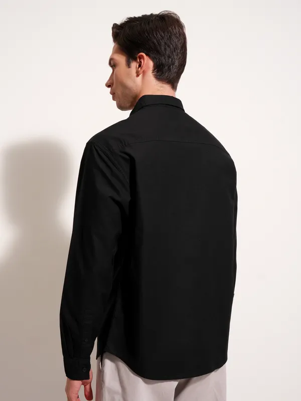 Highlander Men Black Solid Relaxed Fit Casual Shirt