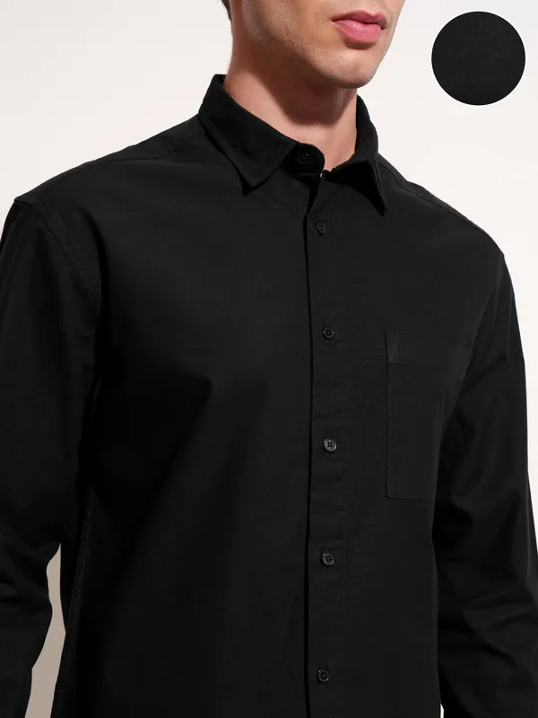 Highlander Men Black Solid Relaxed Fit Casual Shirt