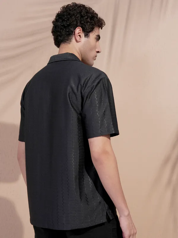 Highlander Men Black Self Design Relaxed Fit Casual Shirt