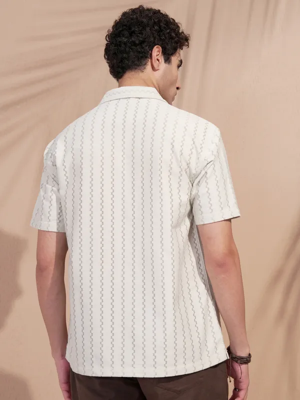 Highlander Men Cream Self Design Relaxed Fit Casual Shirt