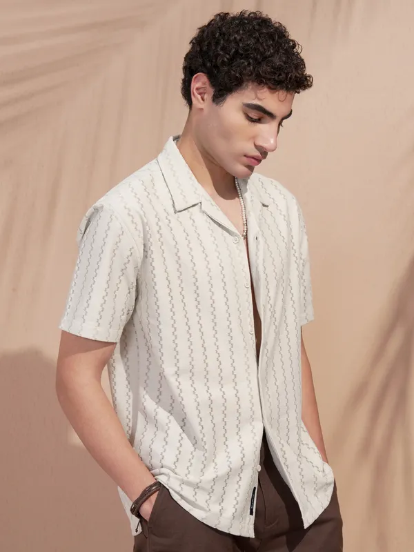 Highlander Men Cream Self Design Relaxed Fit Casual Shirt