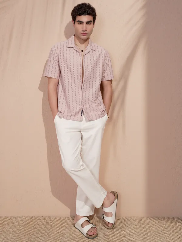 Highlander Men Pink Self Design Relaxed Fit Casual Shirt