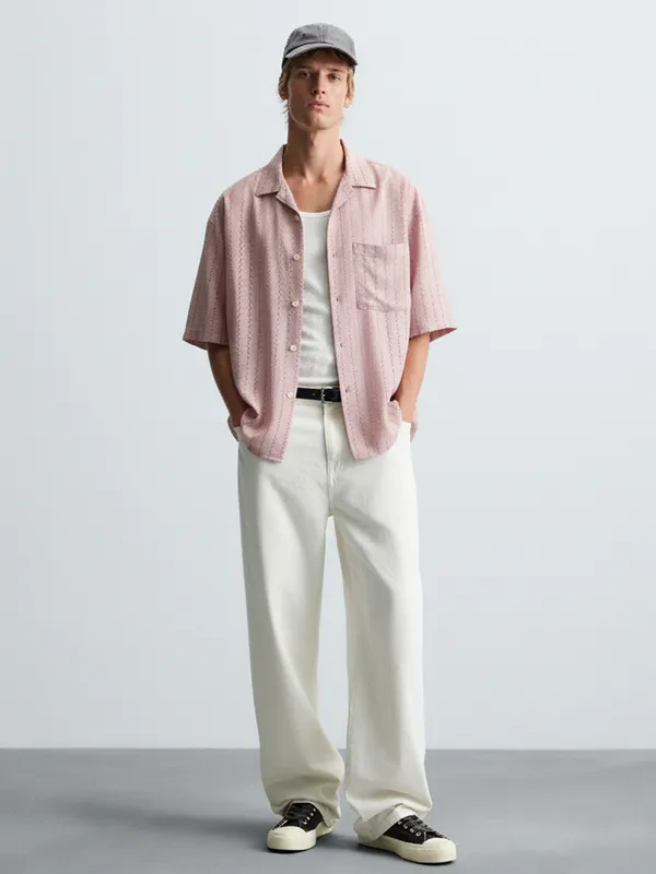 Highlander Men Pink Self Design Relaxed Fit Casual Shirt