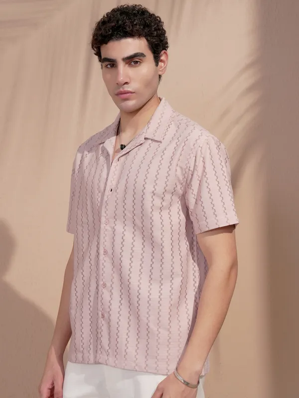 Highlander Men Pink Self Design Relaxed Fit Casual Shirt