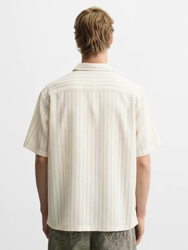 Highlander Men Beige Self Design Relaxed Fit Casual Shirt