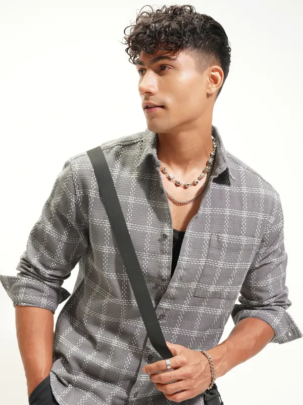 Highlander Men Grey Checked Relaxed Fit Casual Shirt