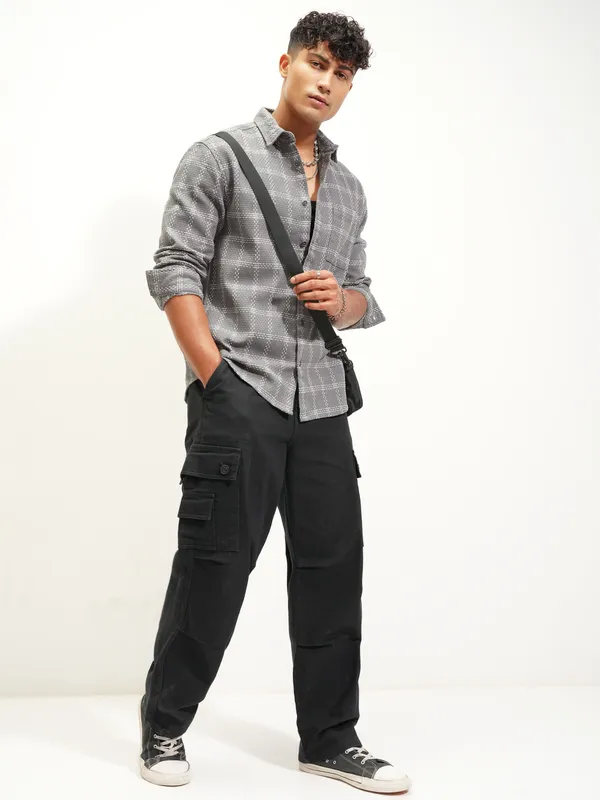 Highlander Men Grey Checked Relaxed Fit Casual Shirt