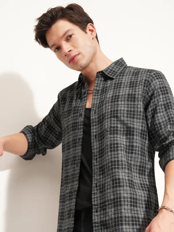 Highlander Men Black Checked Slim Fit Casual Shirt